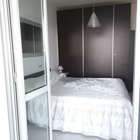 Makarska 34 *